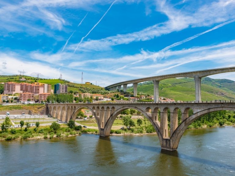 Boat Trip To Régua Through The Douro Valley With Breakfast And Lunch - Let yourself be amazed with the charms of the Douro...